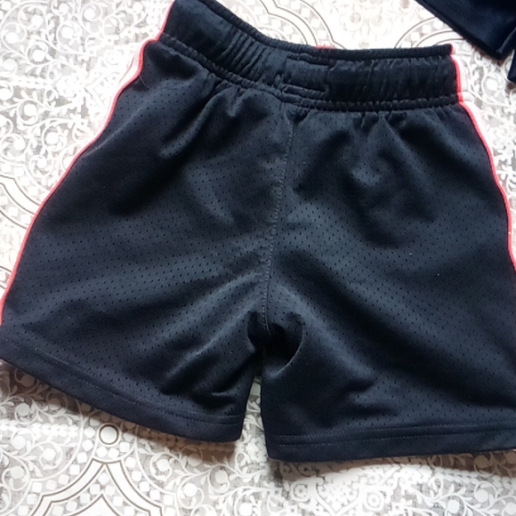 Toddlers shorts bundle - Picture 5 of 15
